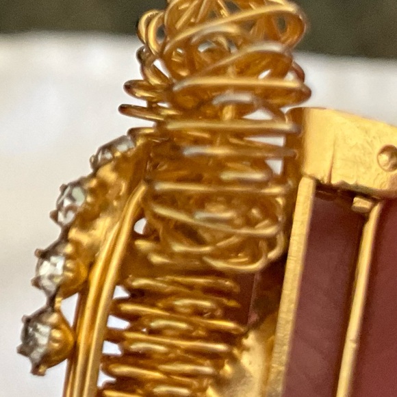 Kramer of New. York Guitar Pin Brooch Gold-Tone Metal & Clear Shiny Bead Vintage - Picture 5 of 14